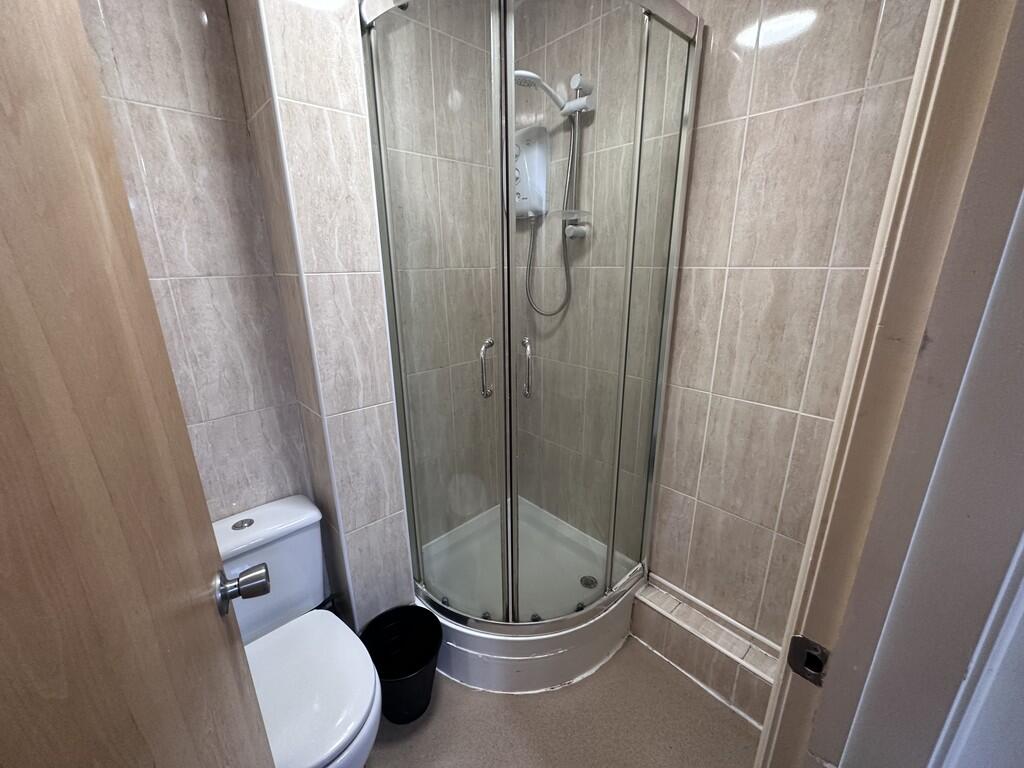 5 bedroom maisonette for rent