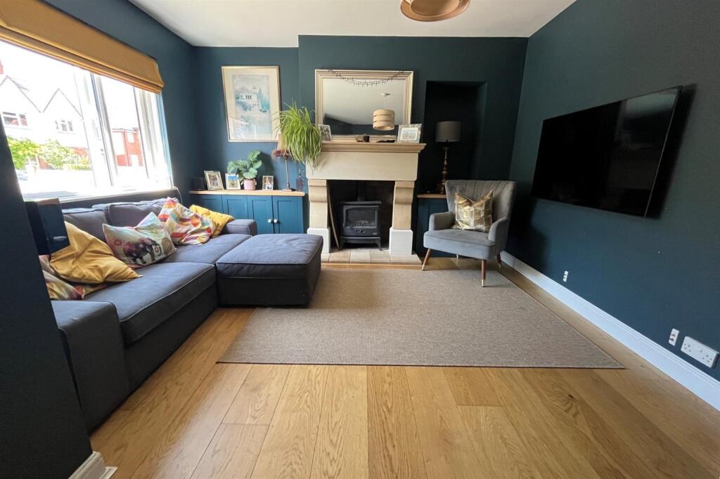 Beautifully presented and extended home on Lake Road, Bristol photo 3