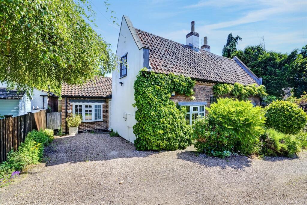 Main image of property: The Green, Chilwell, Nottingham