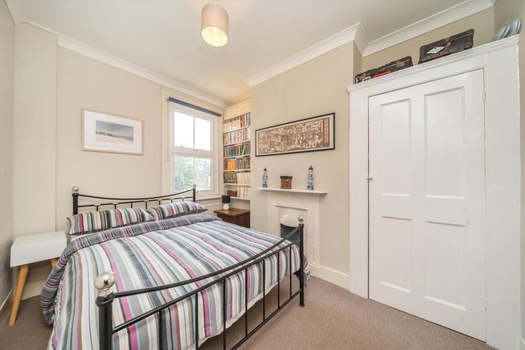 House in Twickenham - View 5