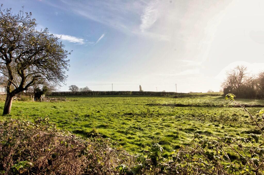 Giddeahall, Yatton Keynell photo 2