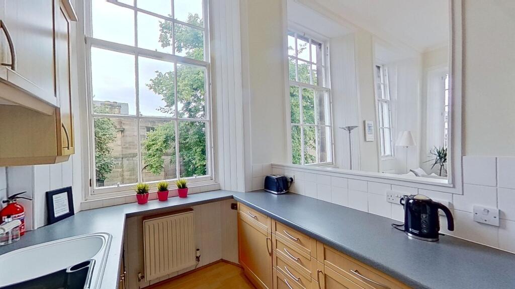 House in Edinburgh, Newington - More