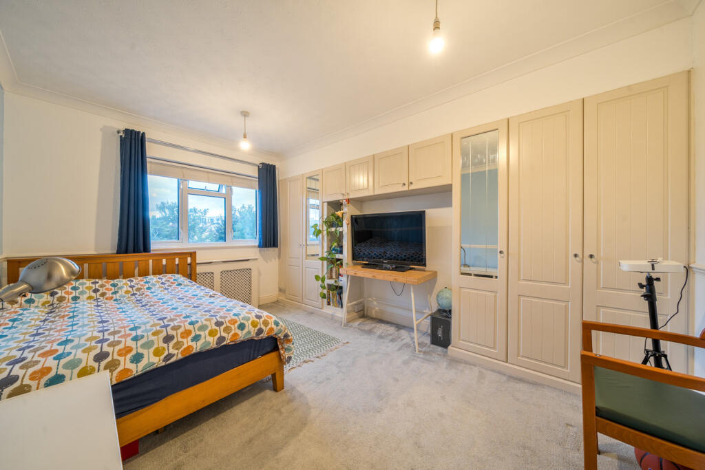 House in Orpington, Broom Hill, Goddington - View 5