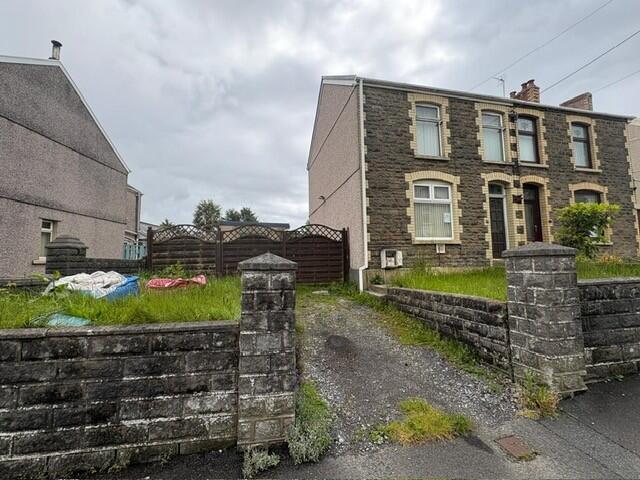 Main image of property: 31 High Street, Grovesend, Swansea SA4 4GU