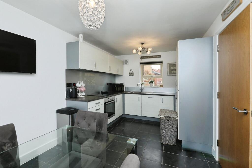 House in Rotherham, Wickersley - View 6