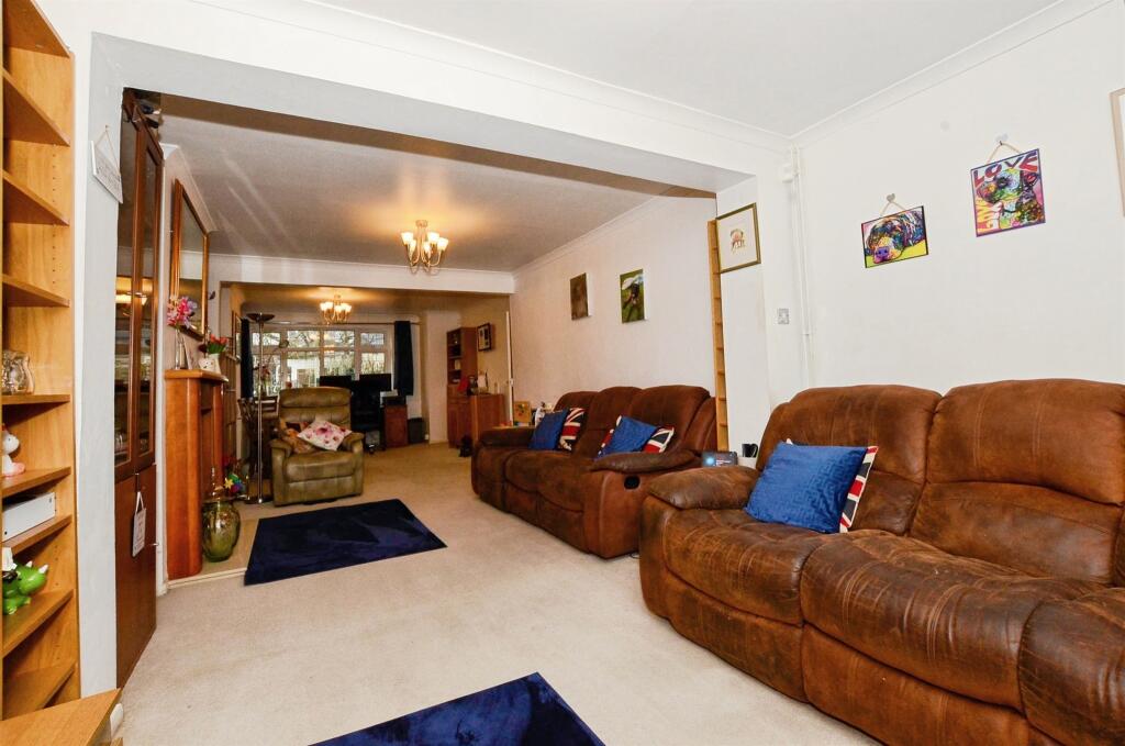 Bramble Road, HATFIELD photo 3