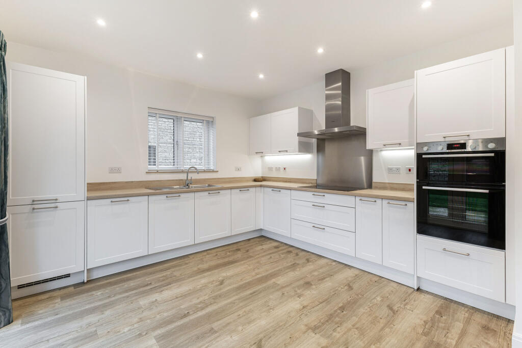 Lancaster Way, Shackleton Village, CV37 photo 4