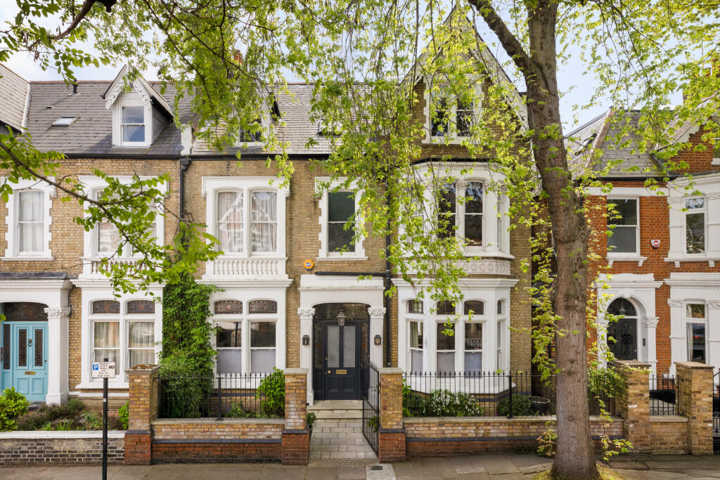 Main image of property: Walpole Gardens, Chiswick, London, W4