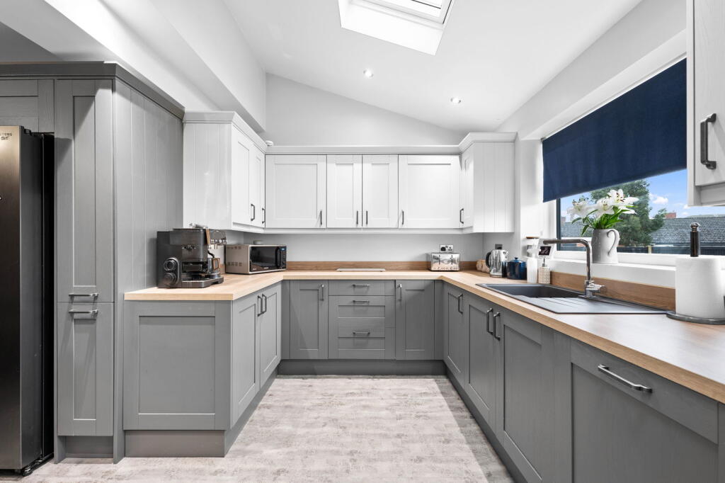 House in Rotherham, Thurcroft - View 3
