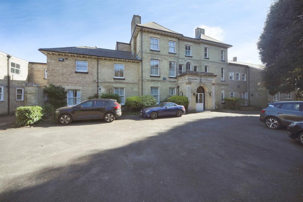 Main image of property: Constitution Hill, Ipswich