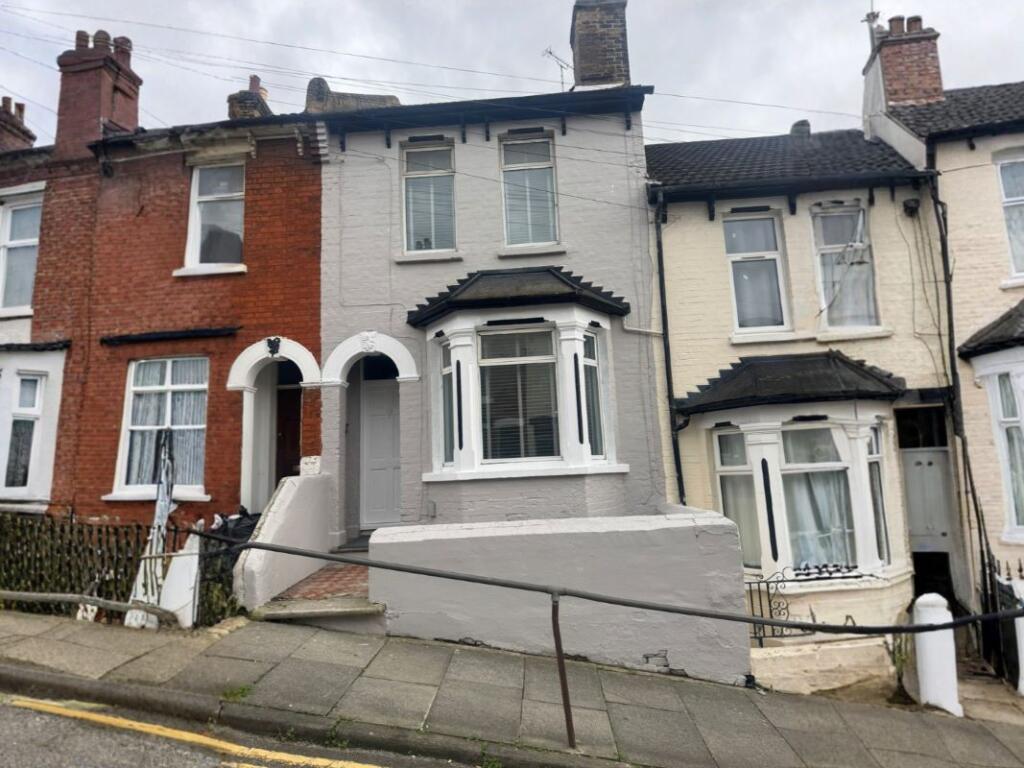 Main image of property: 12 Institute Road, Chatham, Kent, ME4 4PF