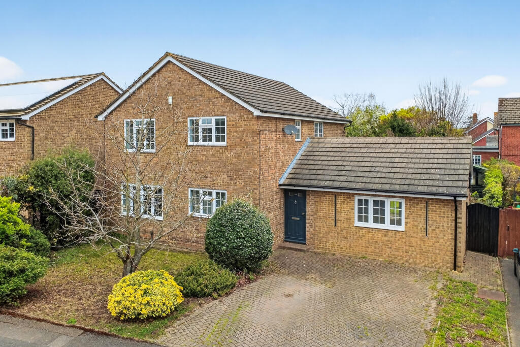 Main image of property: Knox Green, Binfield, RG42