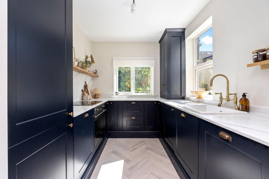 House in Tonbridge - More