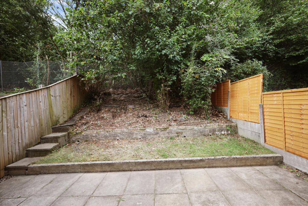 Stonepail Close, Gatley, SK8 4HX photo 4
