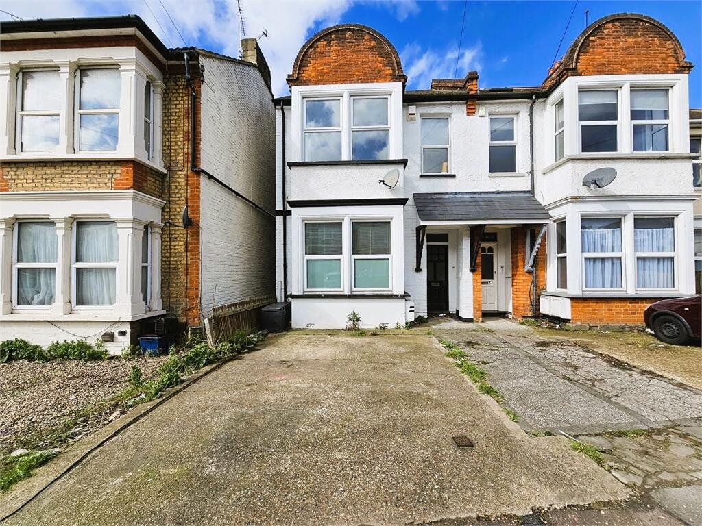 Main image of property: Bournemouth Park Road, Southend , Southend , 