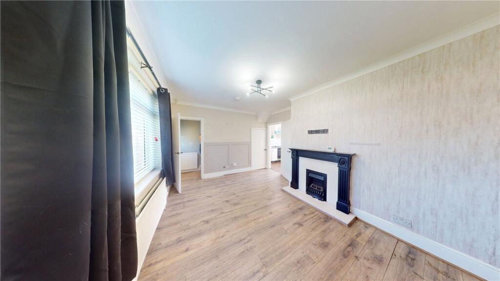 Moore Crescent North, Houghton Le Spring, DH5 photo 4