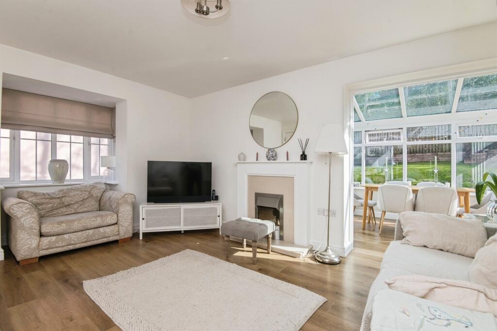 Flax Meadow Lane, Axminster photo 3