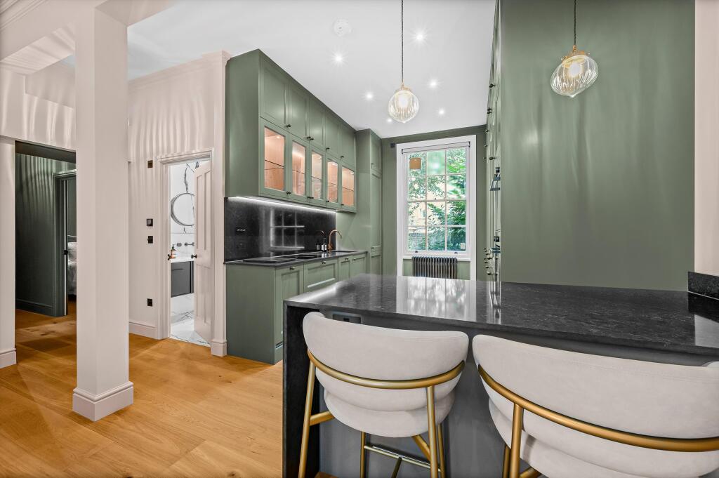 Apartment in London - View 5