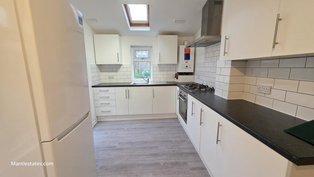 Main image of property: Queens Road, Bounds Green, London N11