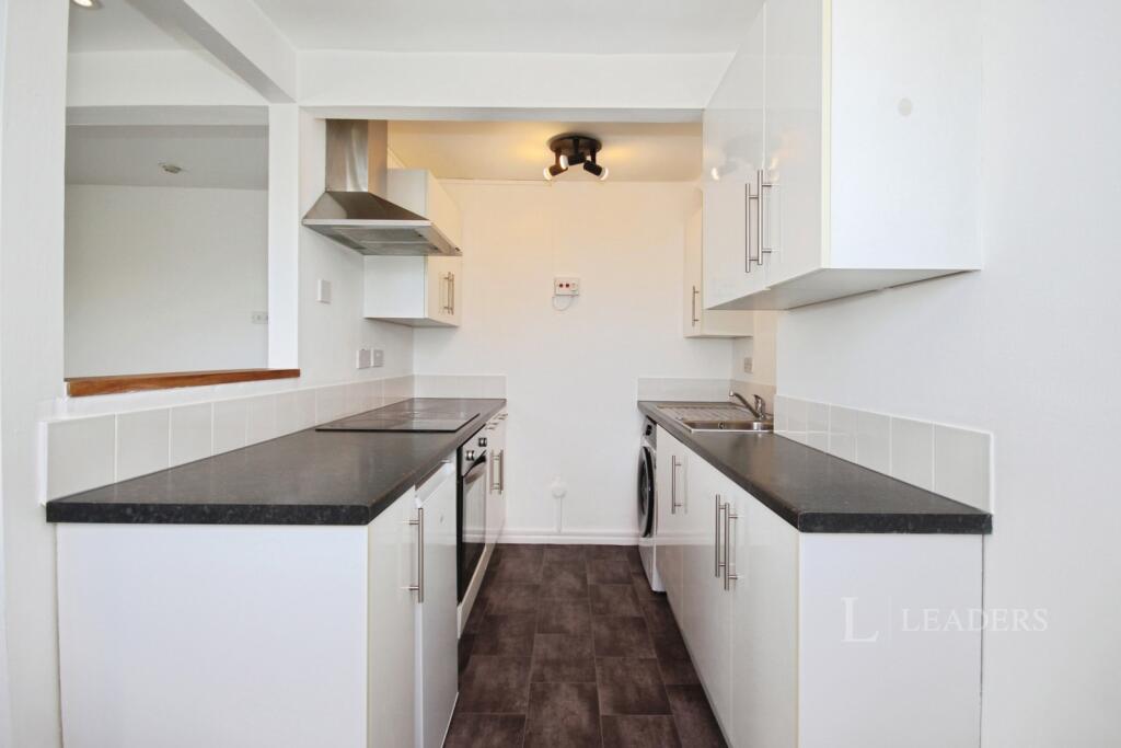 Apartment in Warwick, Royal Leamington Spa - View 4