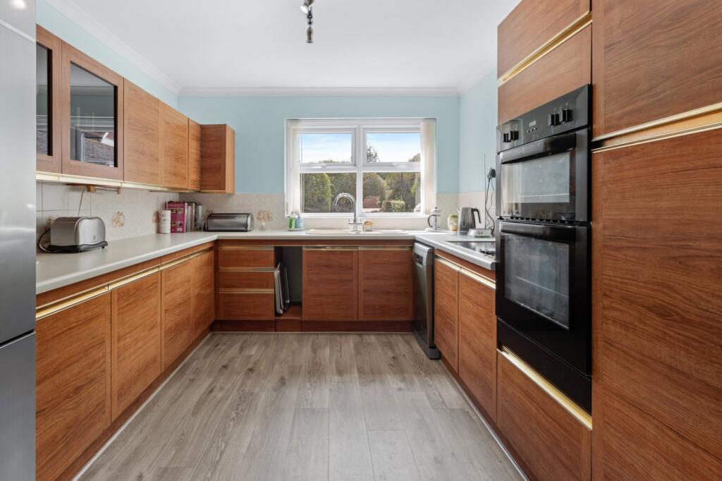 Apartment in Tonbridge - View 4