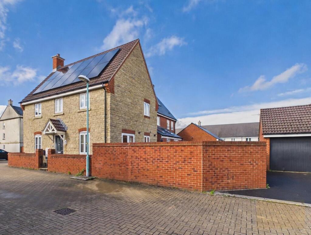 Main image of property: Walnut Close, Brockworth, Gloucester