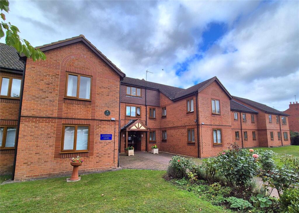 2-bed flat on Aylesdene Court, EARLSDON, Coventry, CV5, £139,950