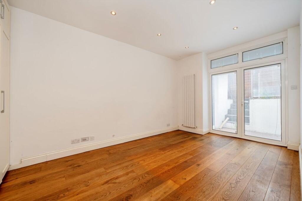 Apartment in London - View 5