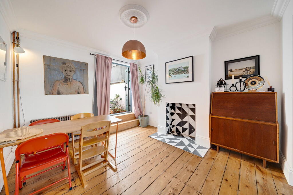 House in London - View 5