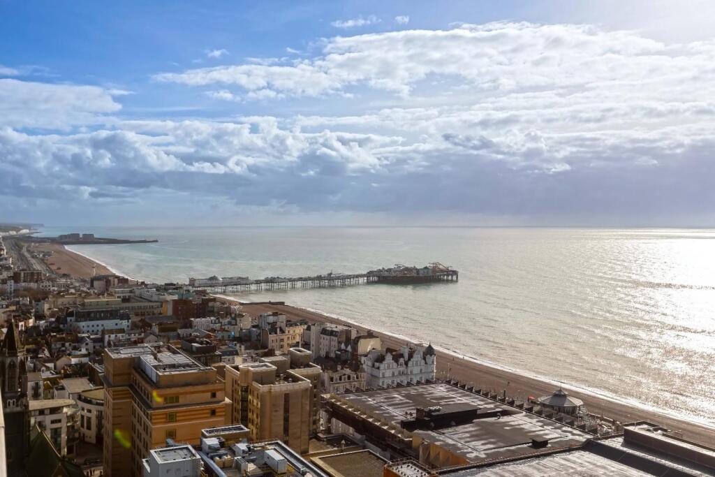 Russell Square, Brighton