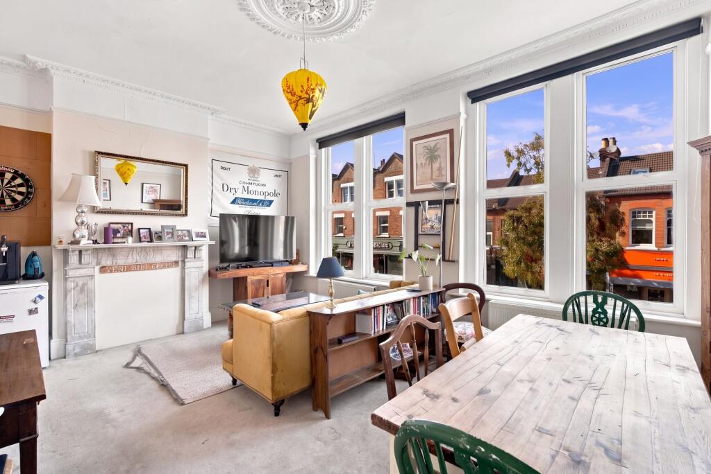 3-bed flat on Abbeville Road, London, SW4, £800,000