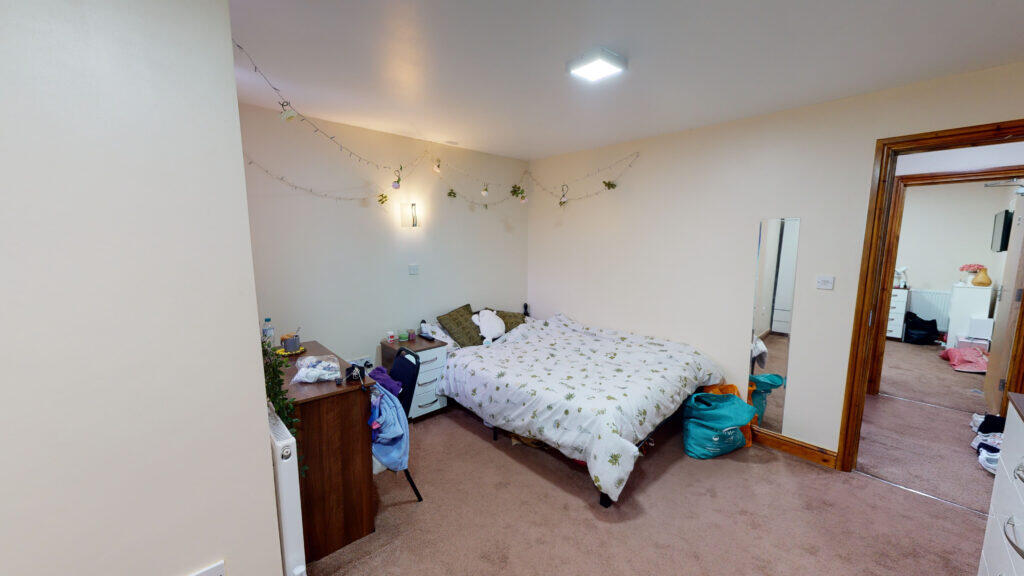 6 bedroom house for rent
