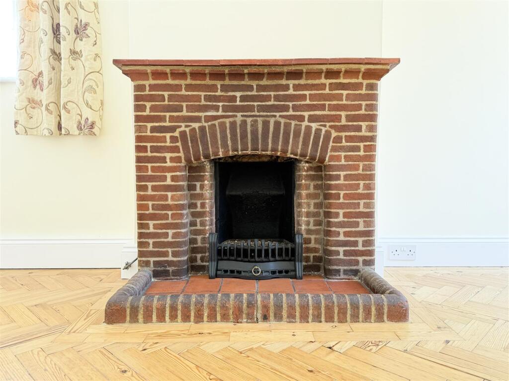 House in Eastbourne, East Sussex - View 5