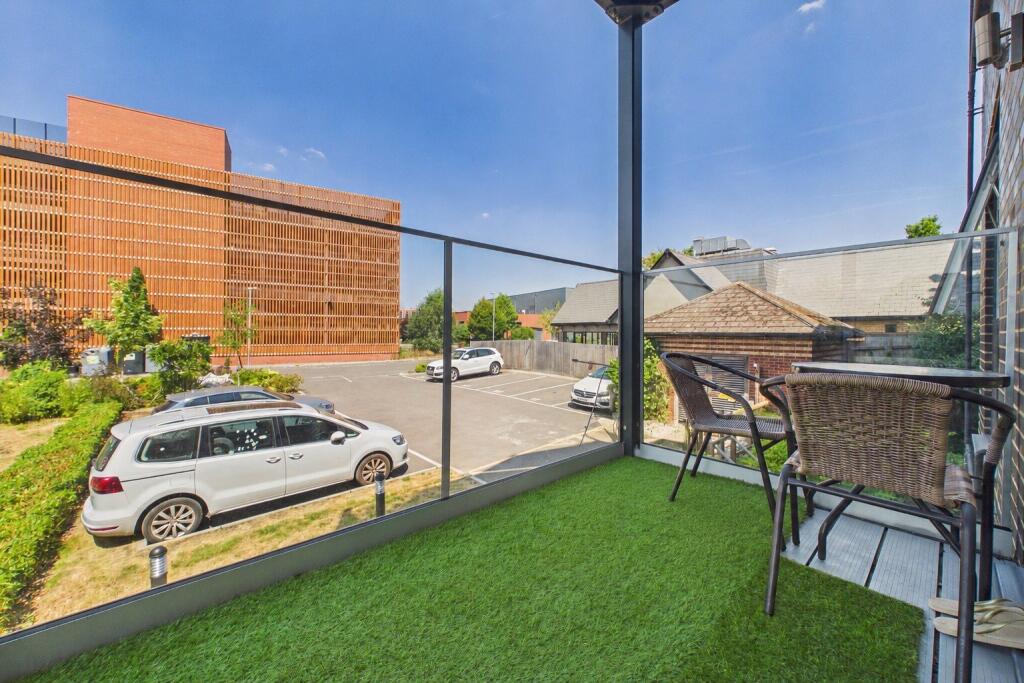 Apartment in Wokingham - View 4