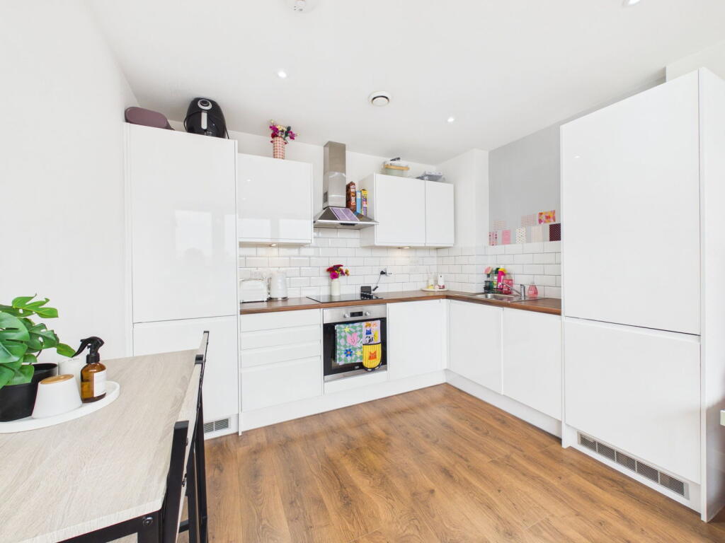 Apartment in Worthing, West Sussex - View 4