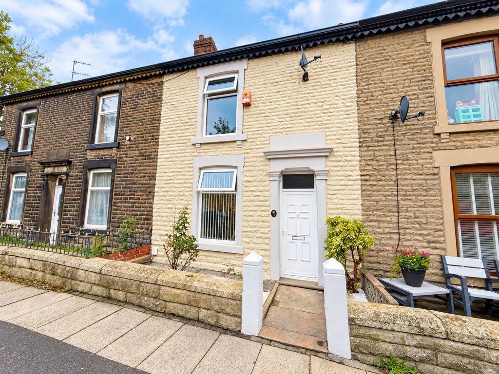 3-bed terraced on Alexandra View, Darwen, BB3, £150,000