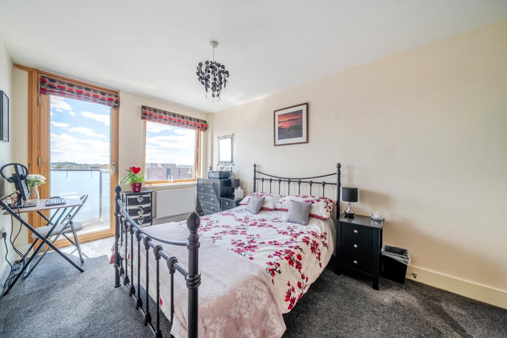 Apartment in Bromley - More