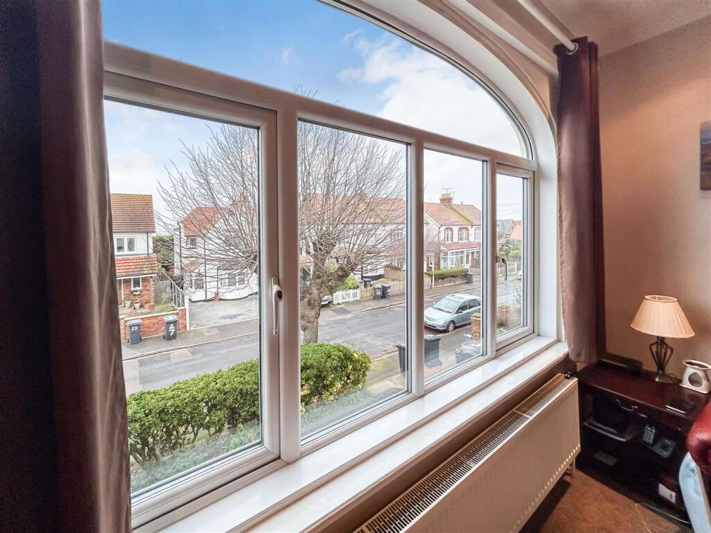 Apartment in Herne Bay, Hunter's Forstal, Mickleburgh Hill - View 4