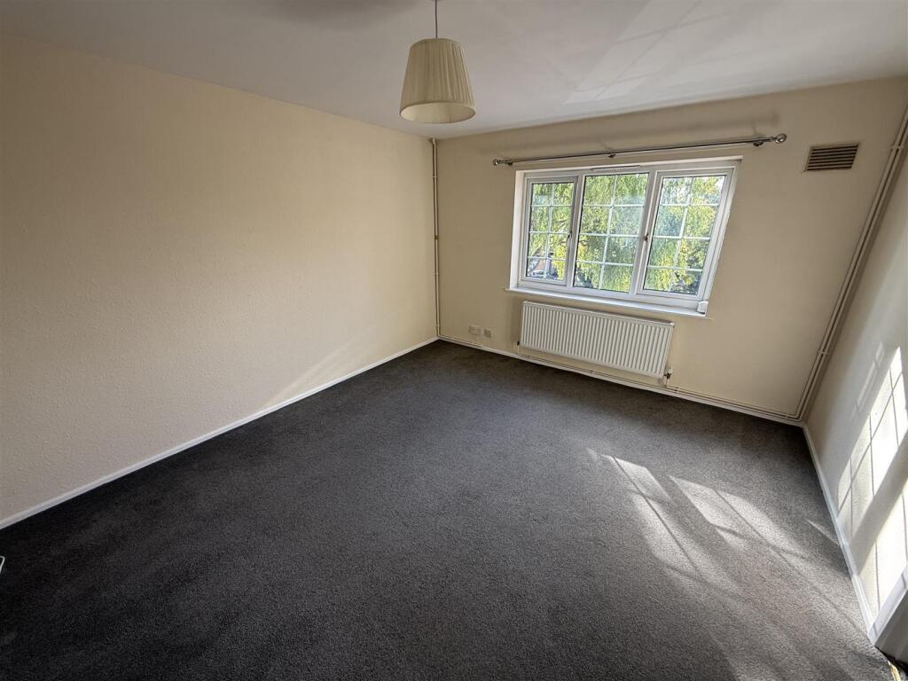 Apartment in Warwick, Cliff Hill - View 2