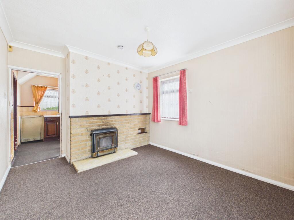 House in Ashfield, Sutton in Ashfield, Nottinghamshire - View 5