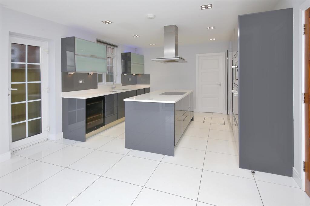 House in Hertsmere, Aldenham - View 4