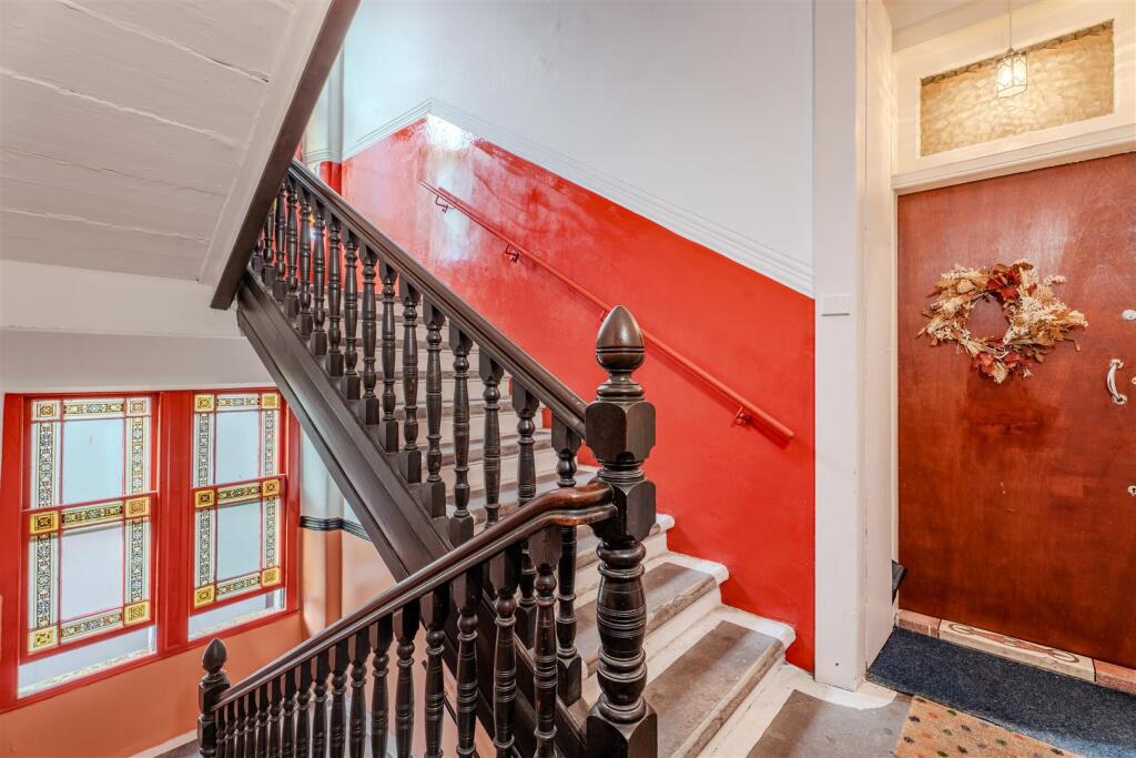 Apartment in Glasgow, The Drives, Haghill - View 5