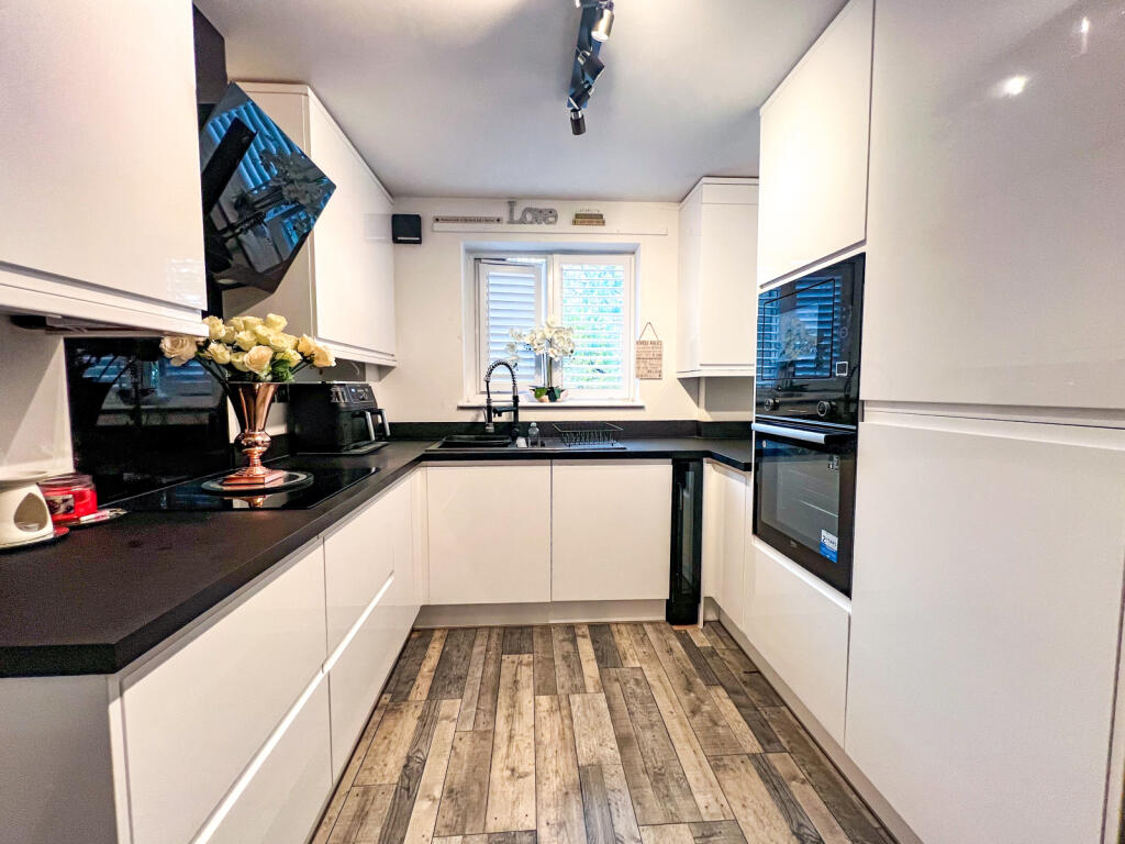 Apartment in Bristol, Horfield - View 3