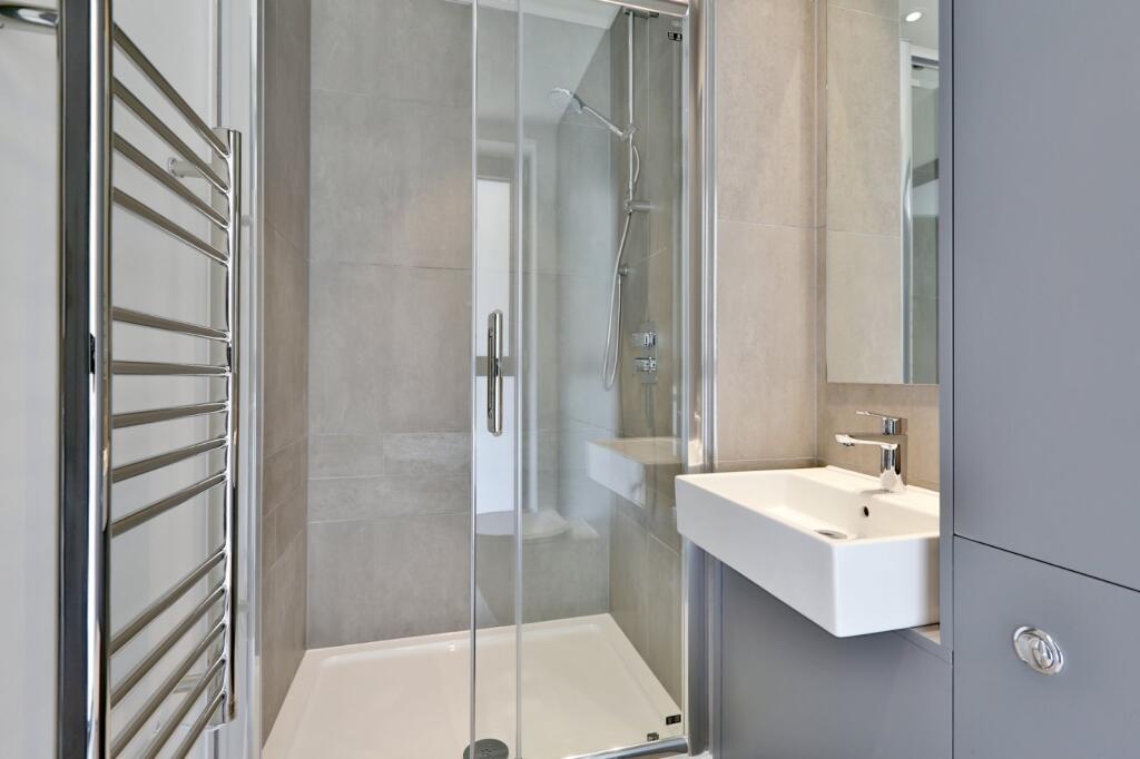 3 bedroom maisonette for rent