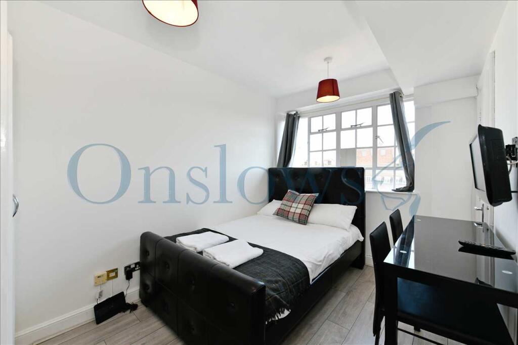 Studio flat for rent