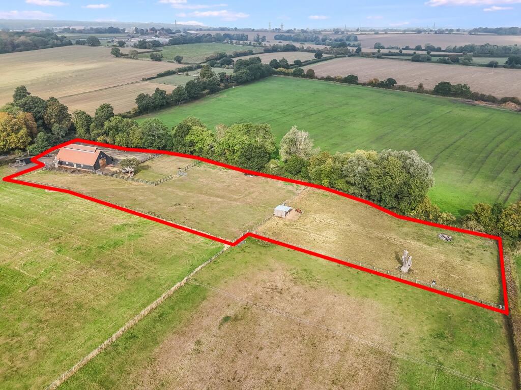 Lodge Road, Woodham Mortimer, Maldon, Essex, CM9 photo 5