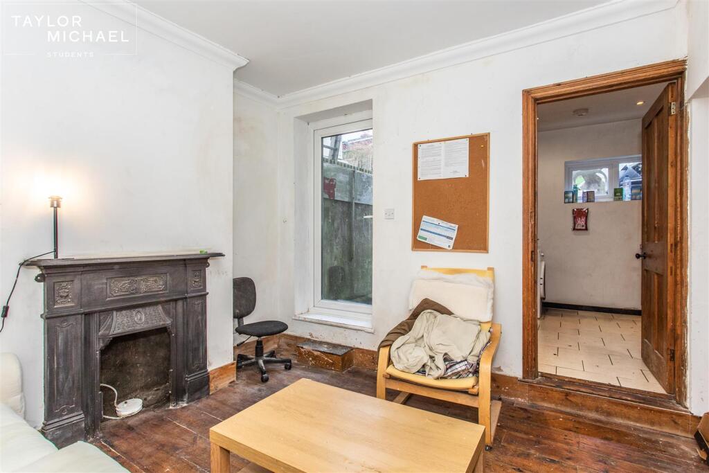 4 bedroom terraced house for rent