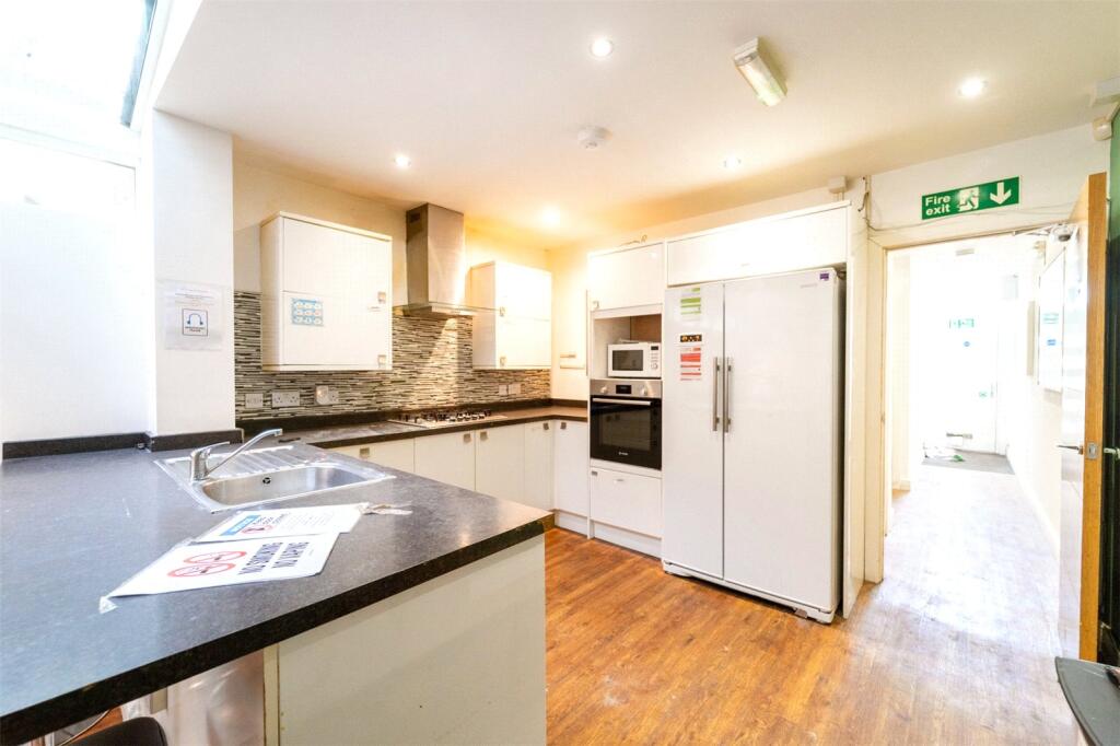 6 bedroom house for rent