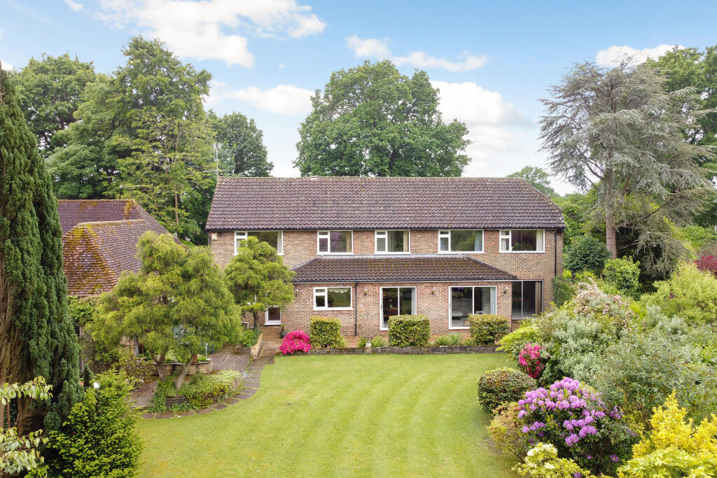 Main image of property: Crawley Road, Horsham, RH12