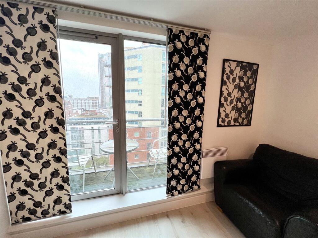 Apartment in Birmingham, Chinese Quarter, Jewellery Quarter - View 5